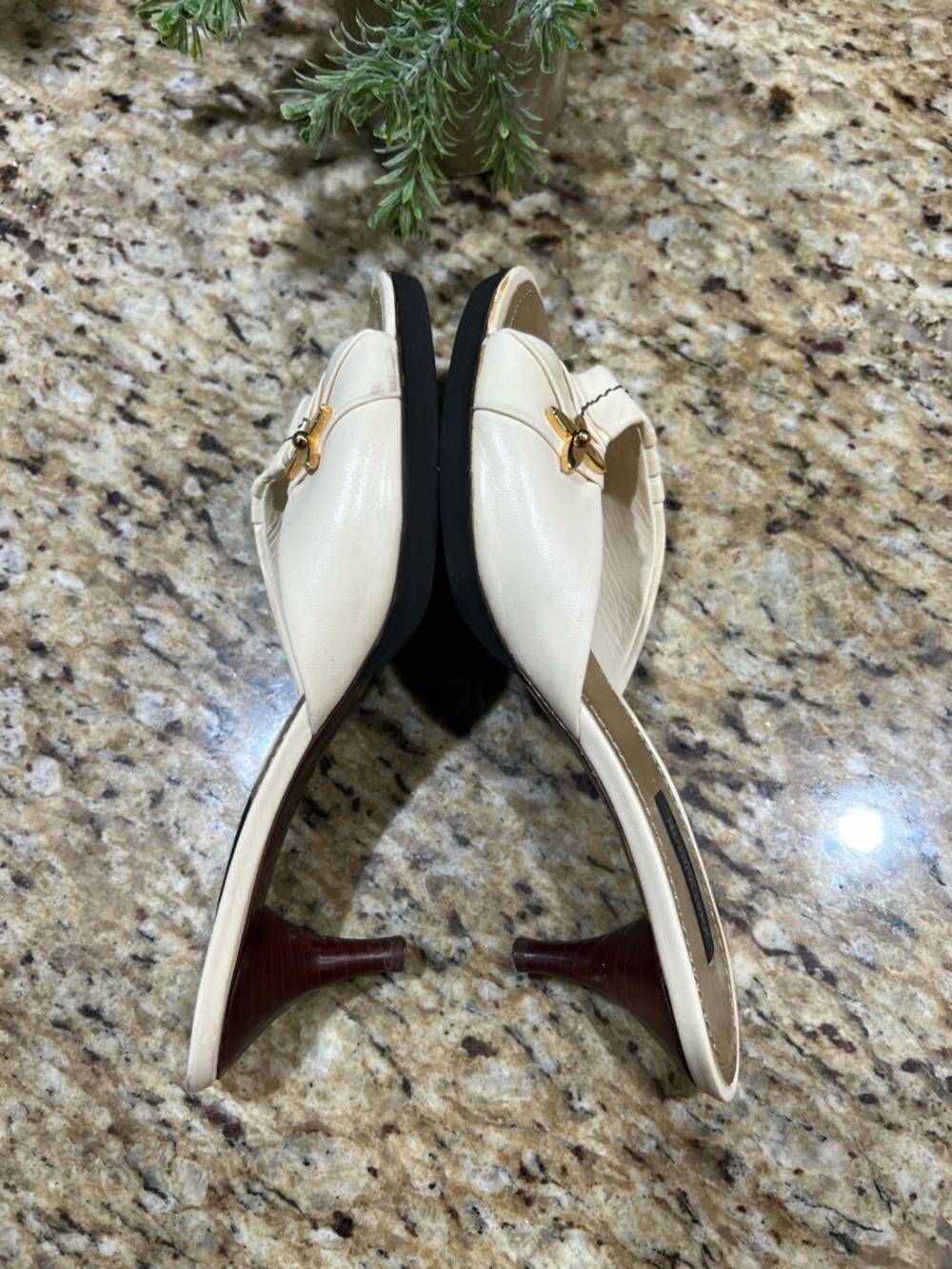 Louis Vuitton Cream Leather Slip-On Kitten Heel Mules with Gold Flower 36.5 - Picture 8 of 12